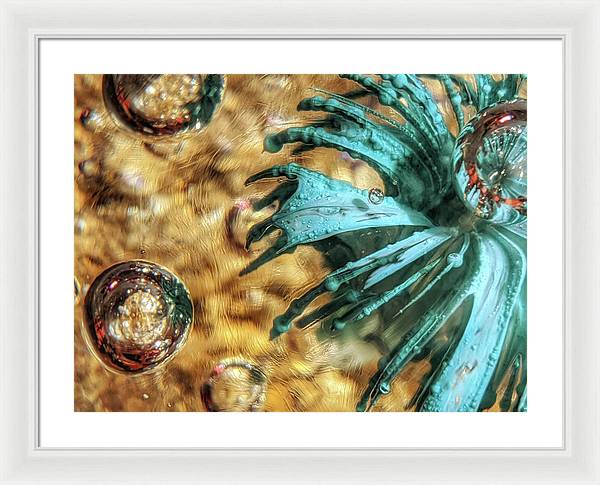 Alien Seduction - Framed Print