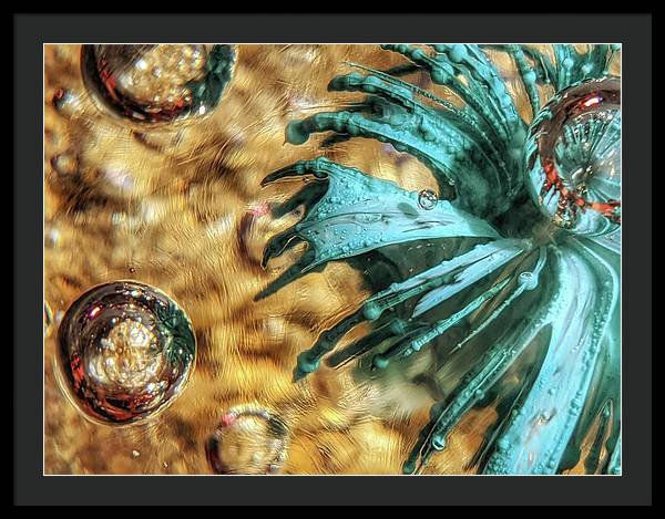 Alien Seduction - Framed Print