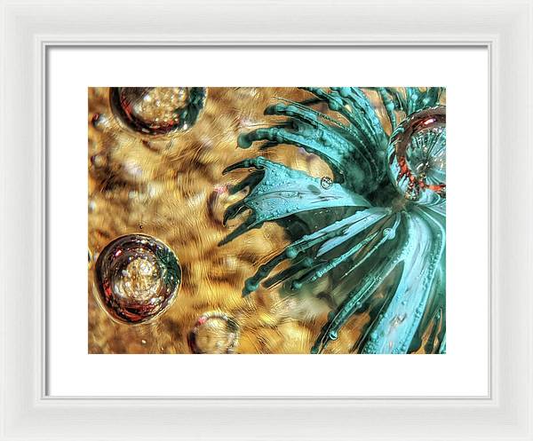 Alien Seduction - Framed Print