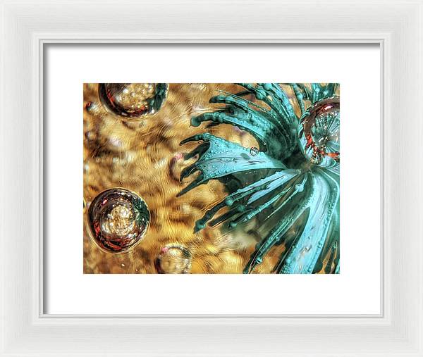 Alien Seduction - Framed Print