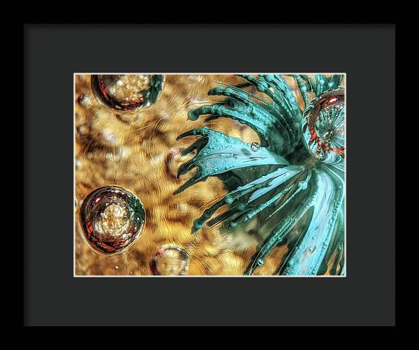 Alien Seduction - Framed Print