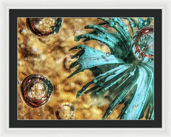 Alien Seduction - Framed Print