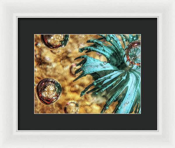 Alien Seduction - Framed Print