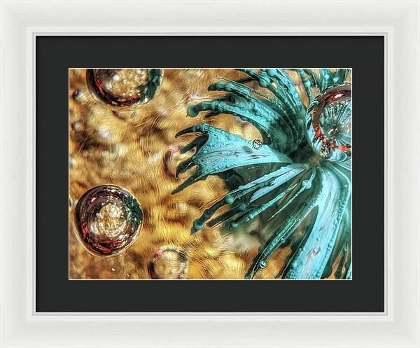 Alien Seduction - Framed Print