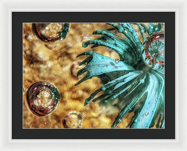 Alien Seduction - Framed Print